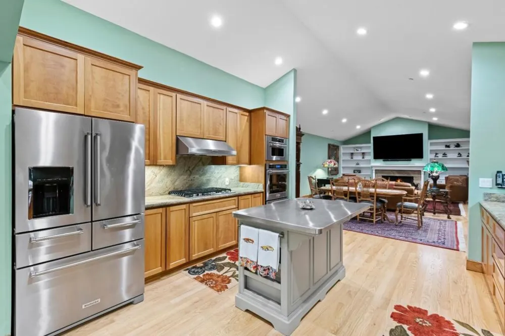 6915 Redwood Retreat Road Gilroy, CA 95020