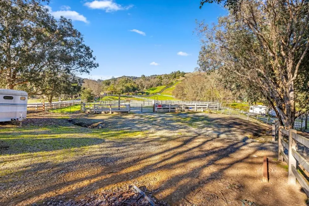 6915 Redwood Retreat Road Gilroy, CA 95020