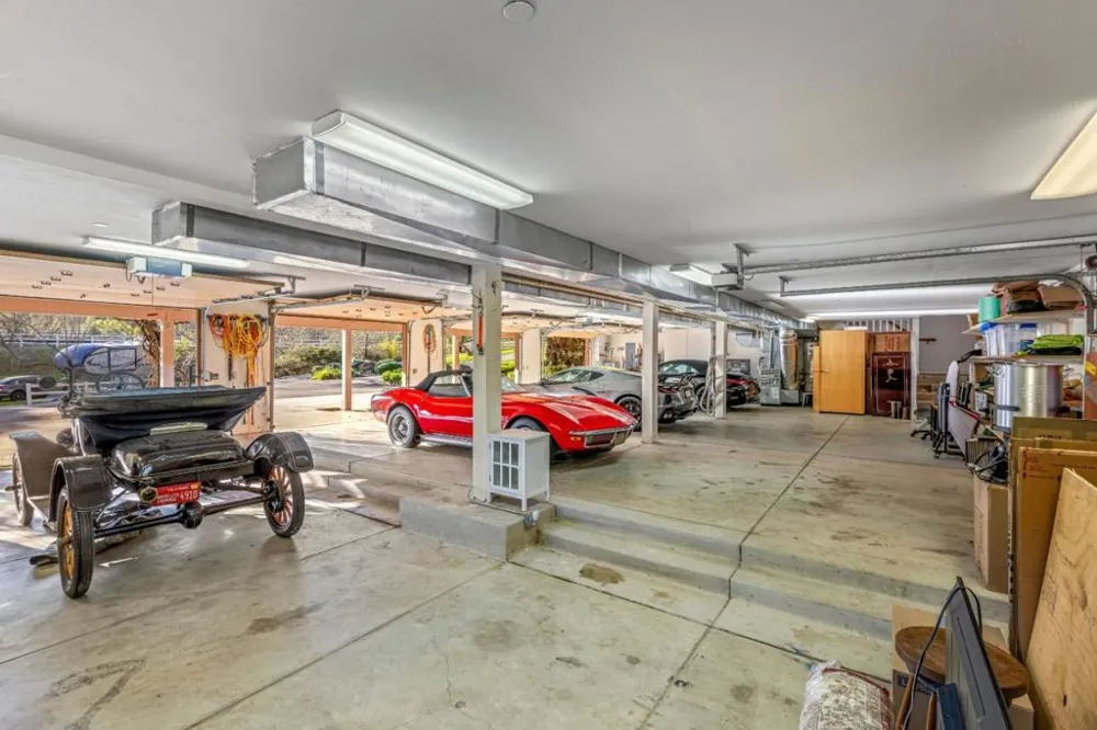 6915 Redwood Retreat Road Gilroy, CA 95020