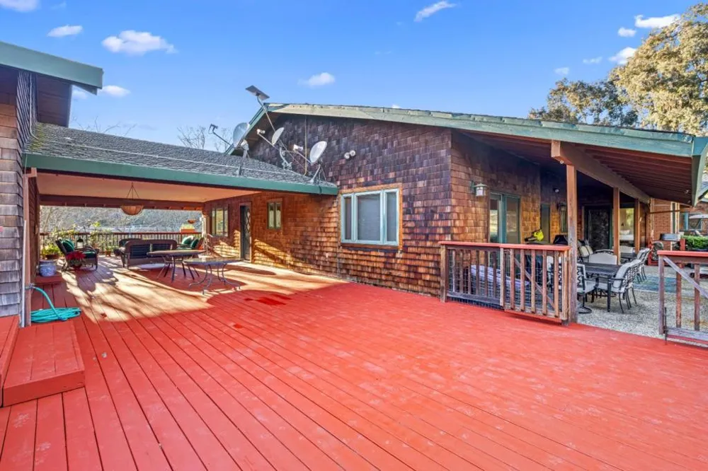 6915 Redwood Retreat Road Gilroy, CA 95020