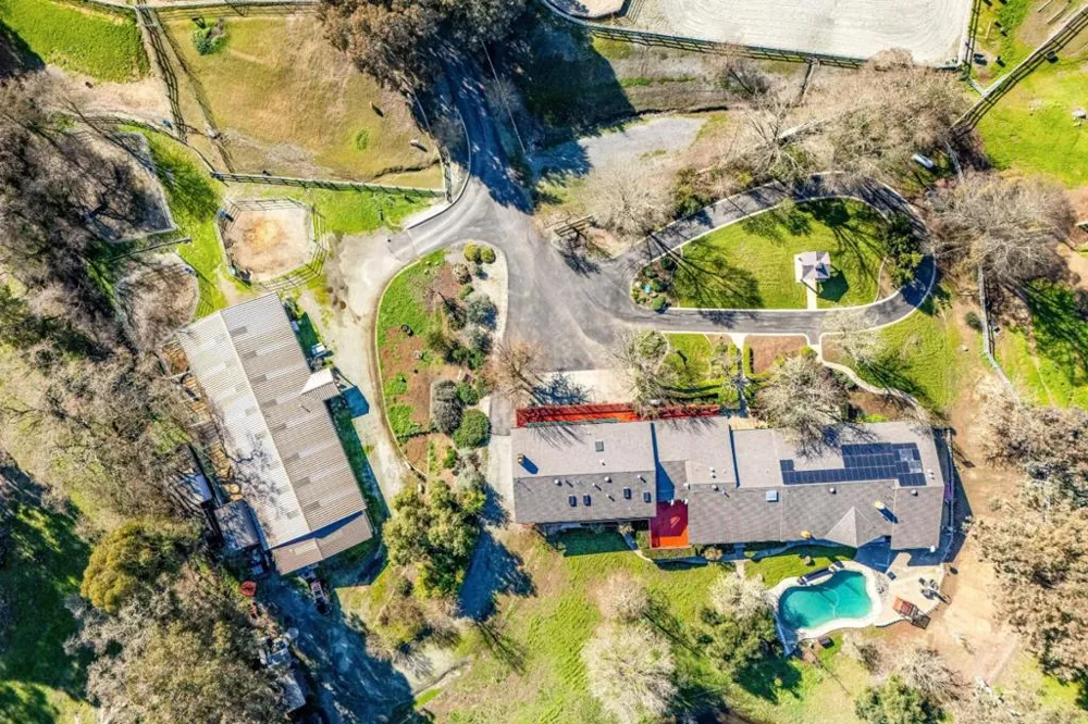 6915 Redwood Retreat Road Gilroy, CA 95020