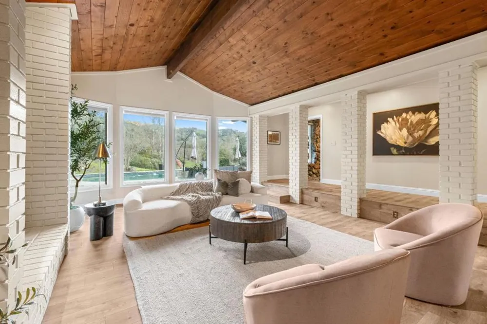 6915 Redwood Retreat Road Gilroy, CA 95020