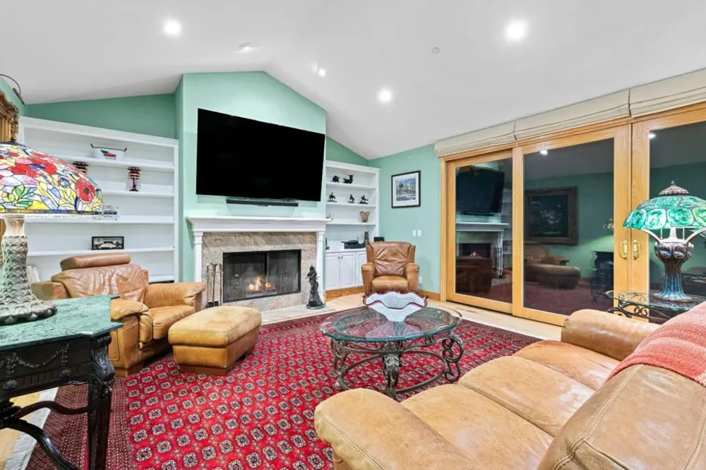 6915 Redwood Retreat Road Gilroy, CA 95020