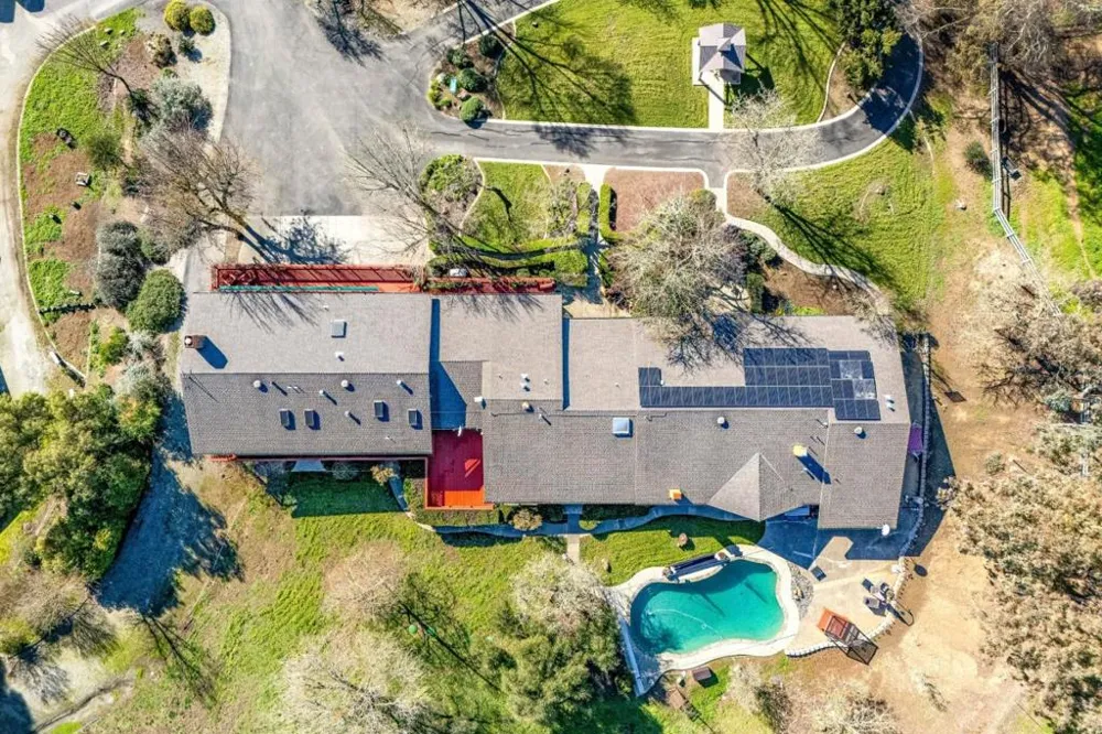 6915 Redwood Retreat Road Gilroy, CA 95020