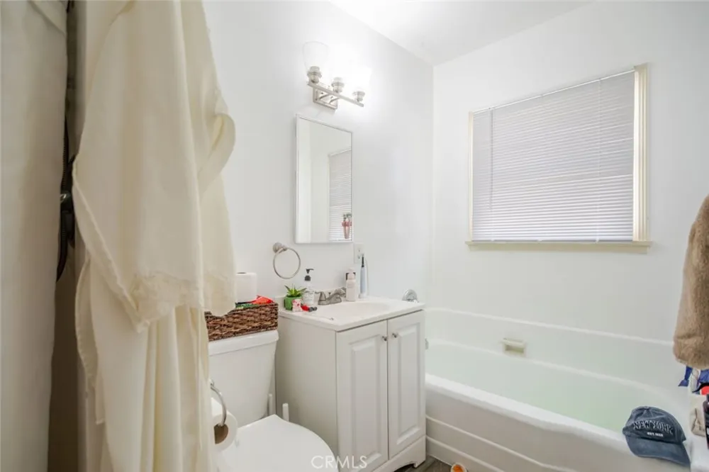 2010 Los Robles Avenue Pasadena, CA 91104
