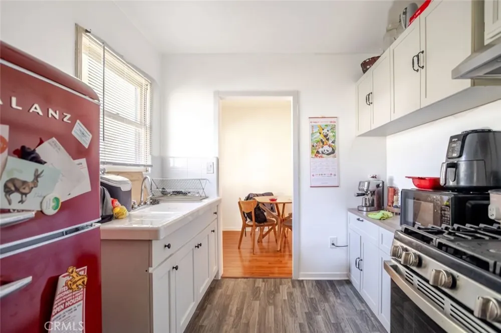 2010 Los Robles Avenue Pasadena, CA 91104