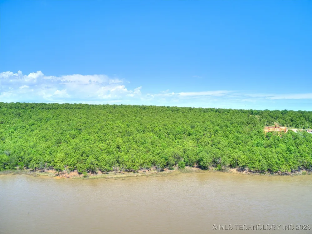 129 Lower Greenway Carlton Landing, OK 74432