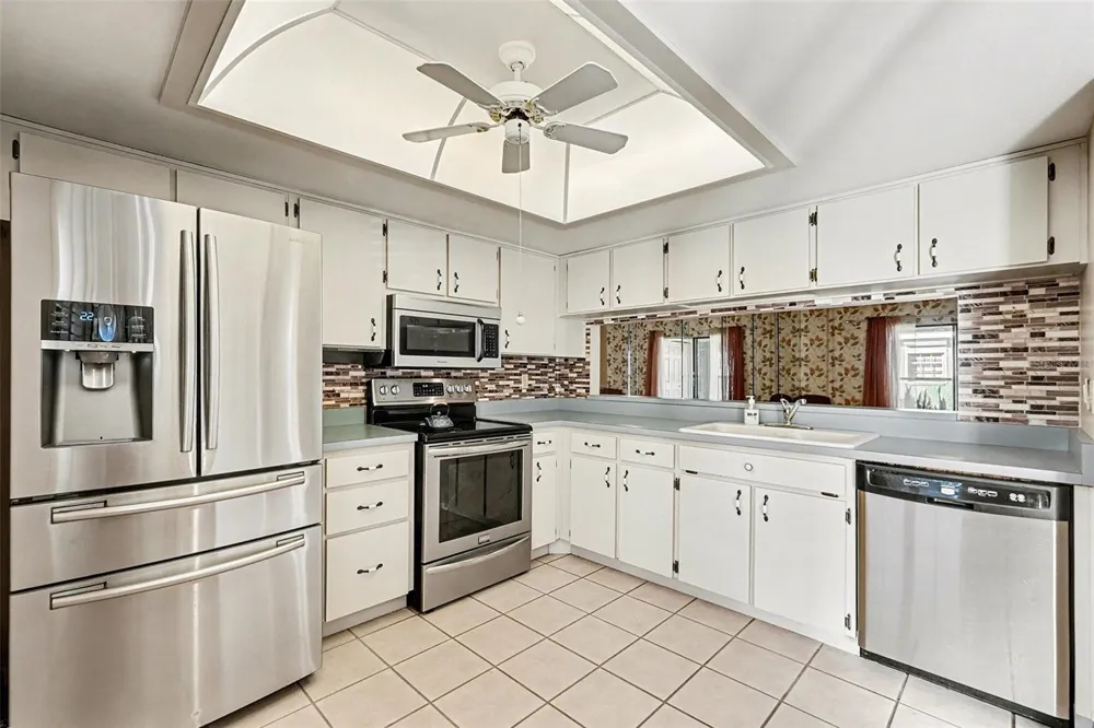 38345 COTTONWOOD PLACE #38345 Zephyrhills, FL 33542