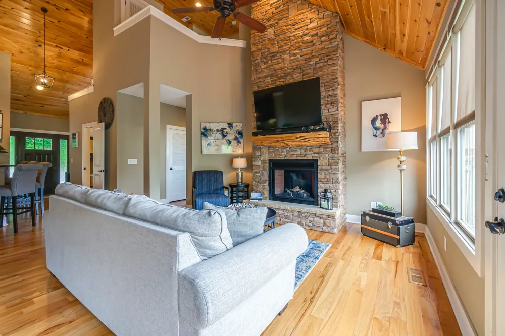 320 Floating Mill Rd Silver Point, TN 38582