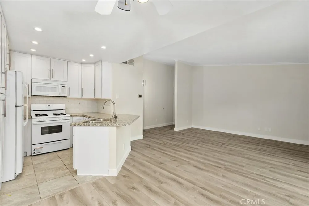 2576 Avenida Del Vista #204 Corona, CA 92882