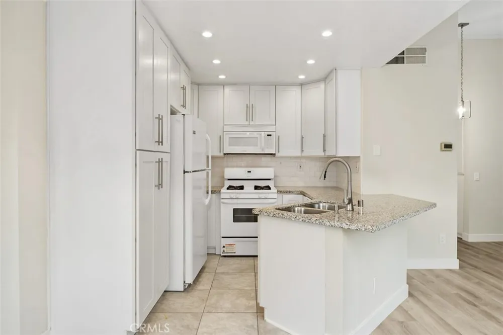 2576 Avenida Del Vista #204 Corona, CA 92882