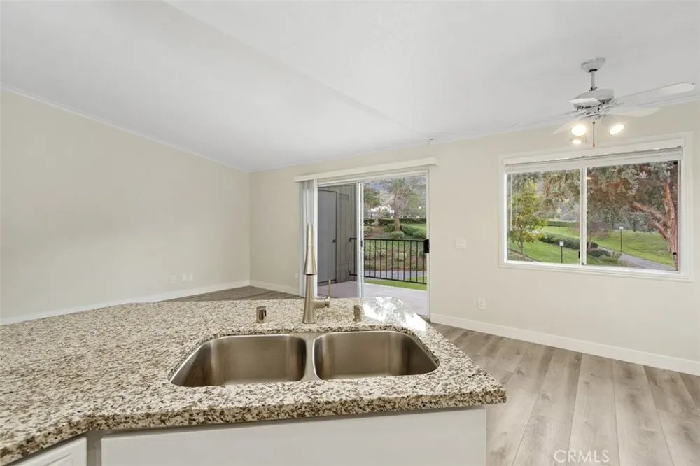 2576 Avenida Del Vista #204 Corona, CA 92882