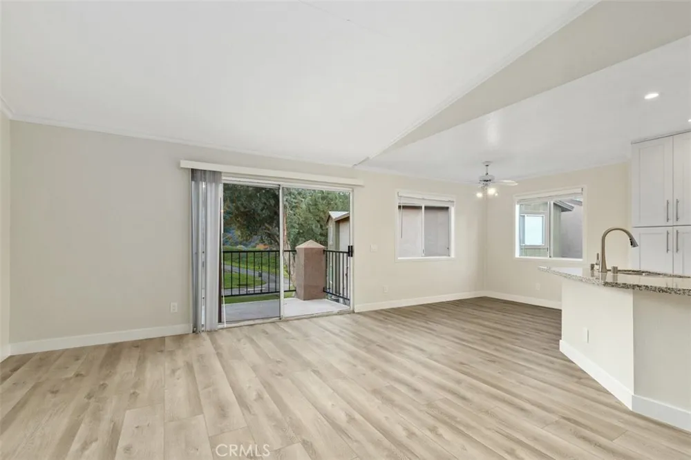 2576 Avenida Del Vista #204 Corona, CA 92882