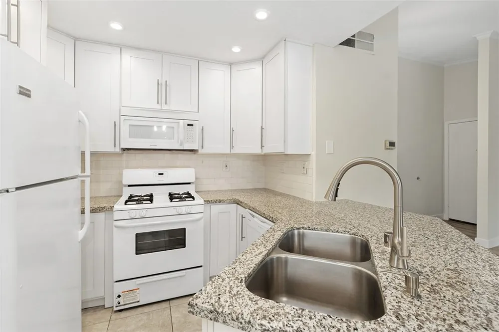 2576 Avenida Del Vista #204 Corona, CA 92882