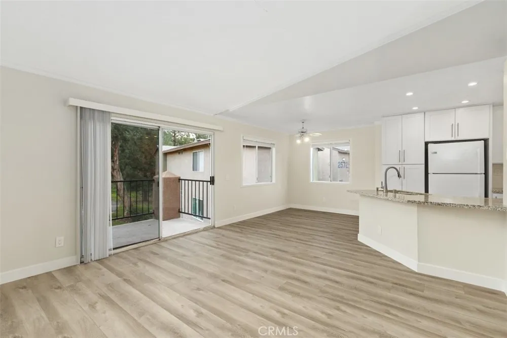 2576 Avenida Del Vista #204 Corona, CA 92882
