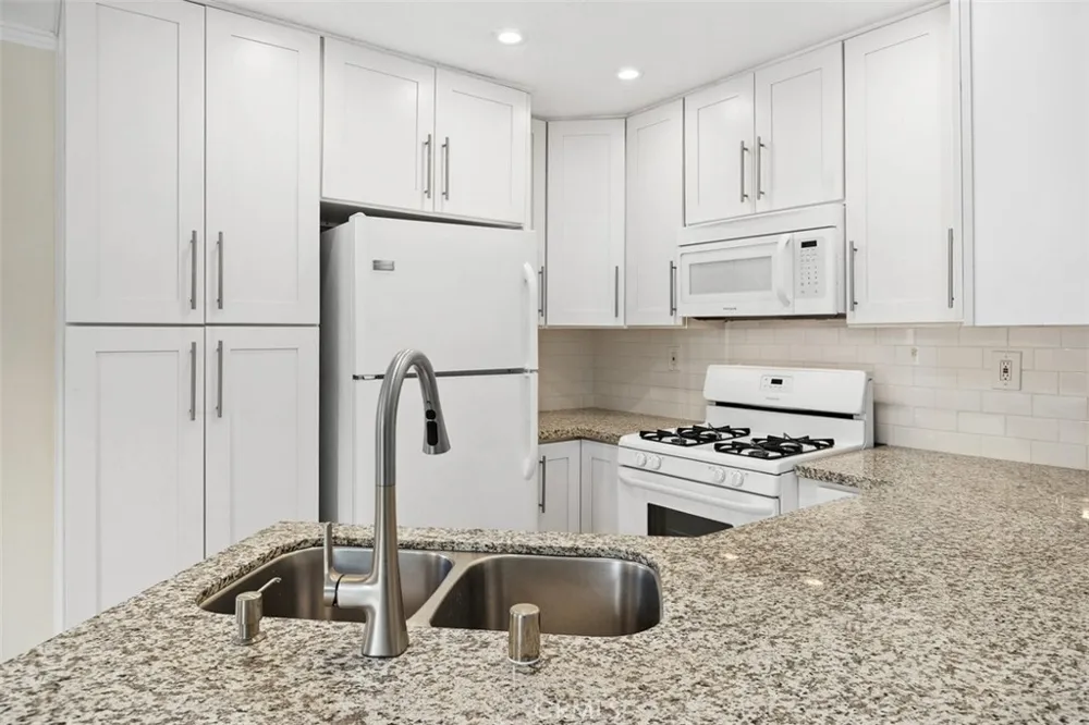 2576 Avenida Del Vista #204 Corona, CA 92882