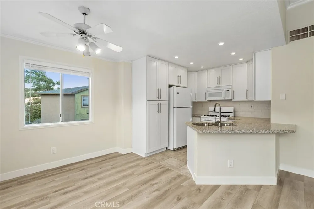2576 Avenida Del Vista #204 Corona, CA 92882