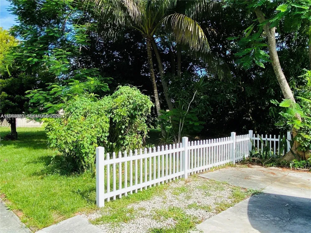 1309 24th Ave Hollywood, FL 33020