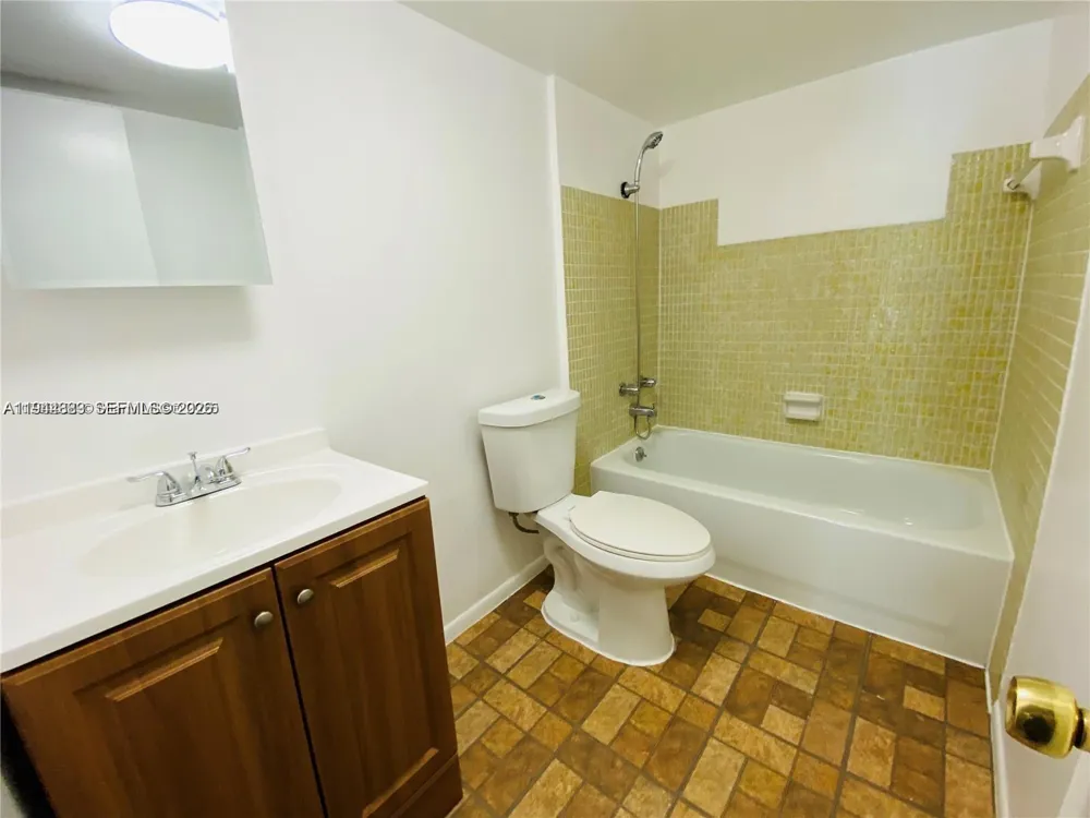 1309 24th Ave Hollywood, FL 33020