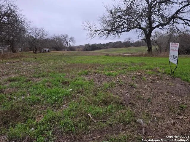 809 W Carter Beeville, TX 78102