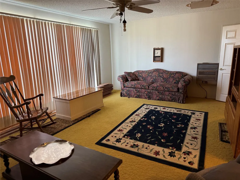 609 E Henry Hamilton, TX 76531