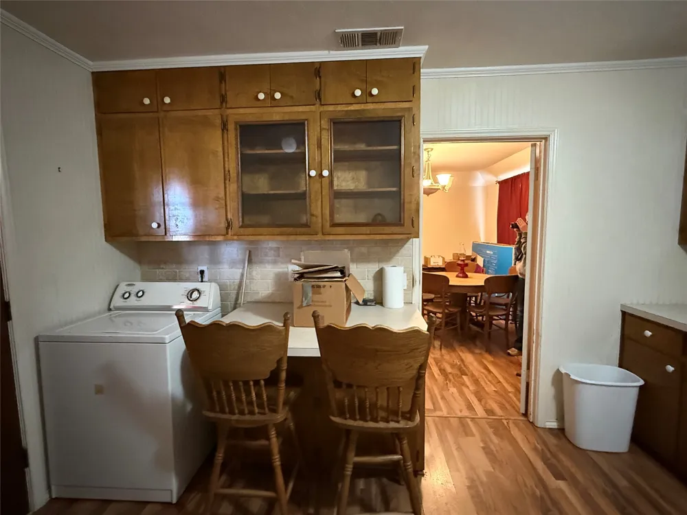 609 E Henry Hamilton, TX 76531