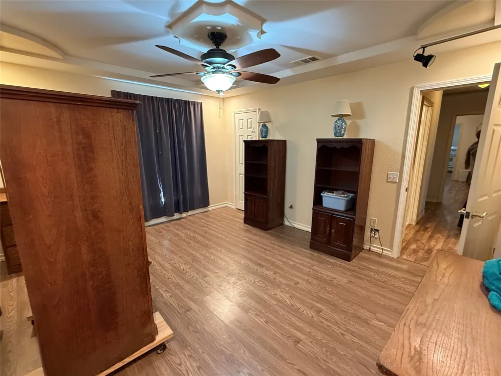 609 E Henry Hamilton, TX 76531