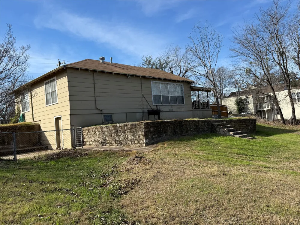 609 E Henry Hamilton, TX 76531