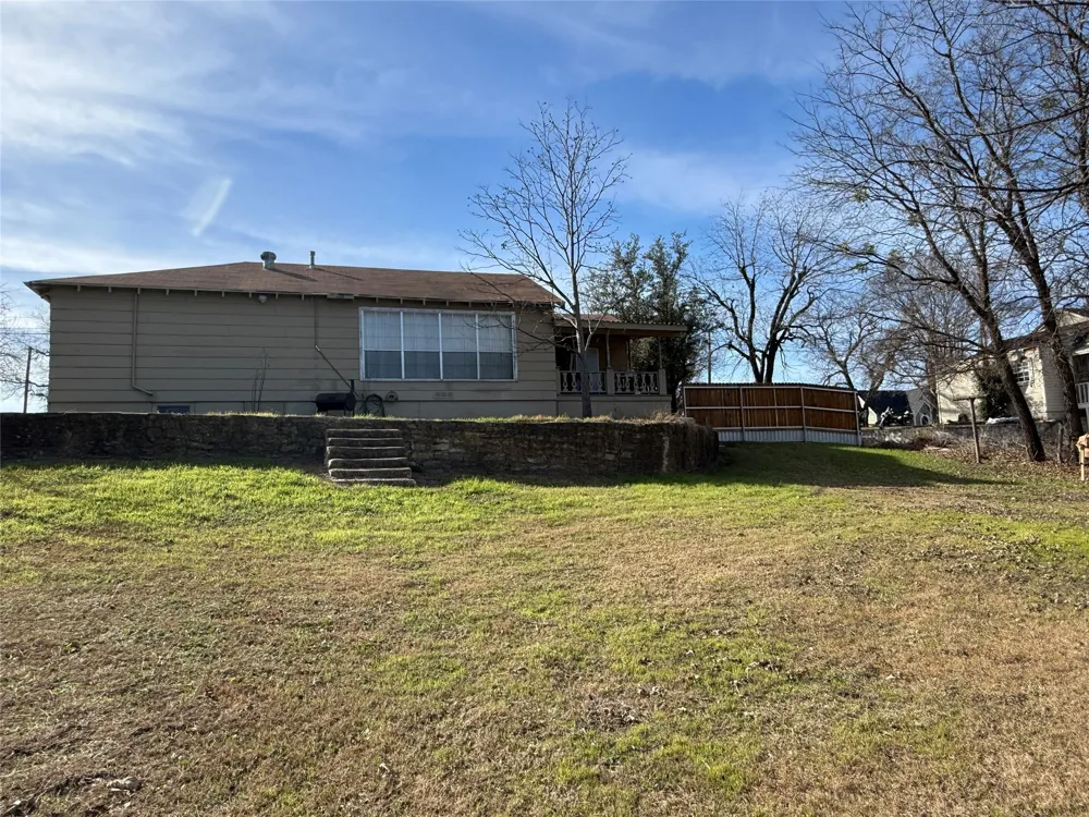 609 E Henry Hamilton, TX 76531