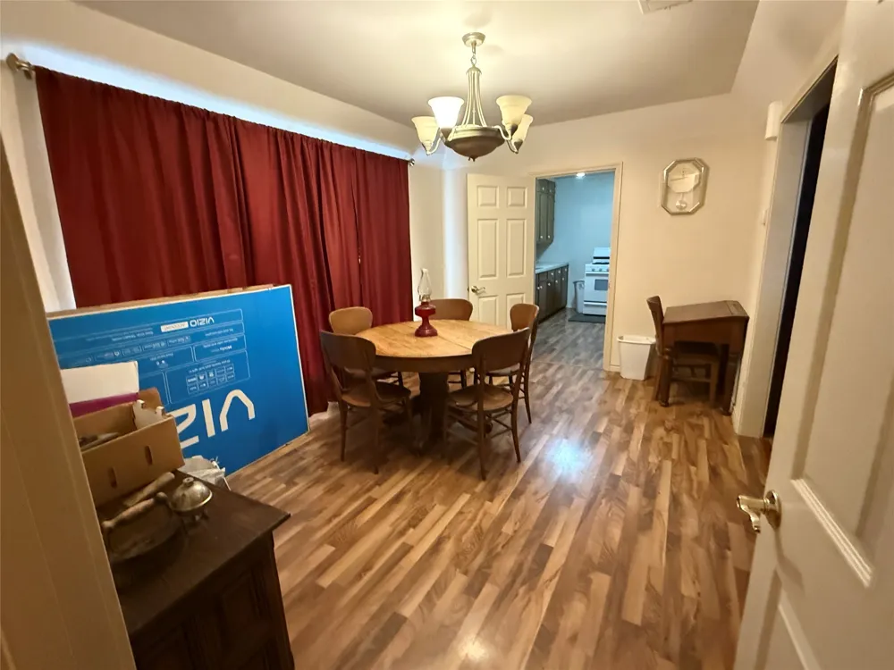 609 E Henry Hamilton, TX 76531