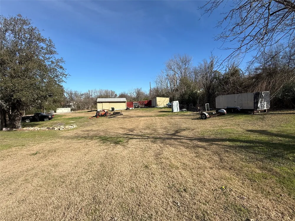 609 E Henry Hamilton, TX 76531