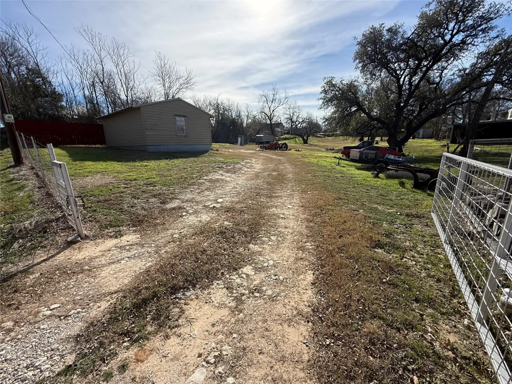 609 E Henry Hamilton, TX 76531