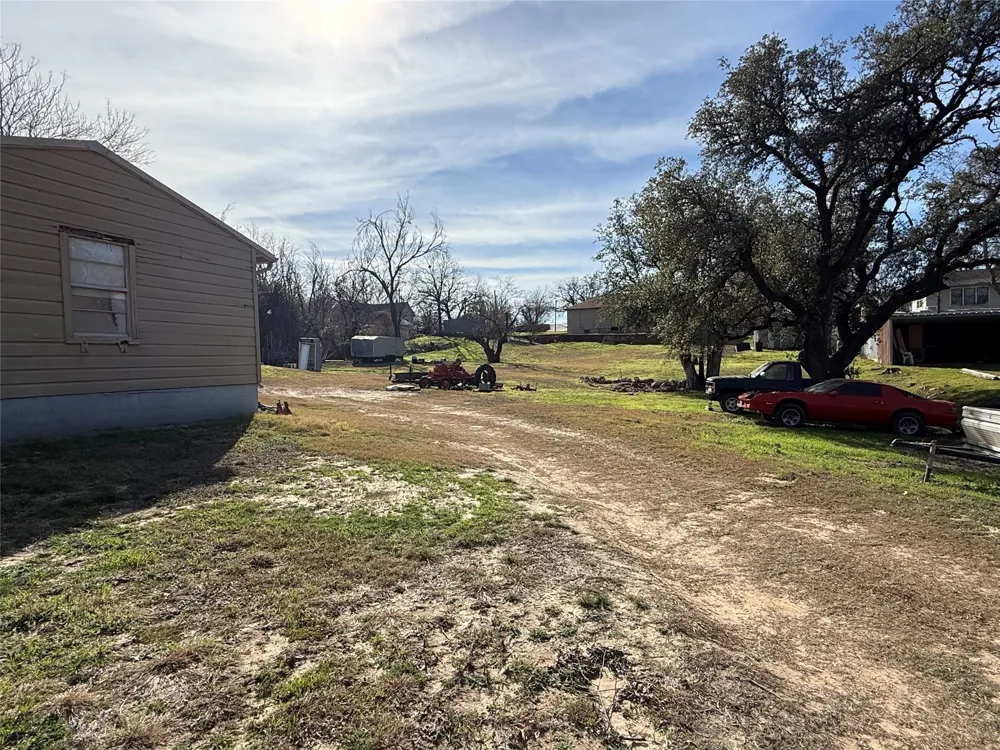 609 E Henry Hamilton, TX 76531