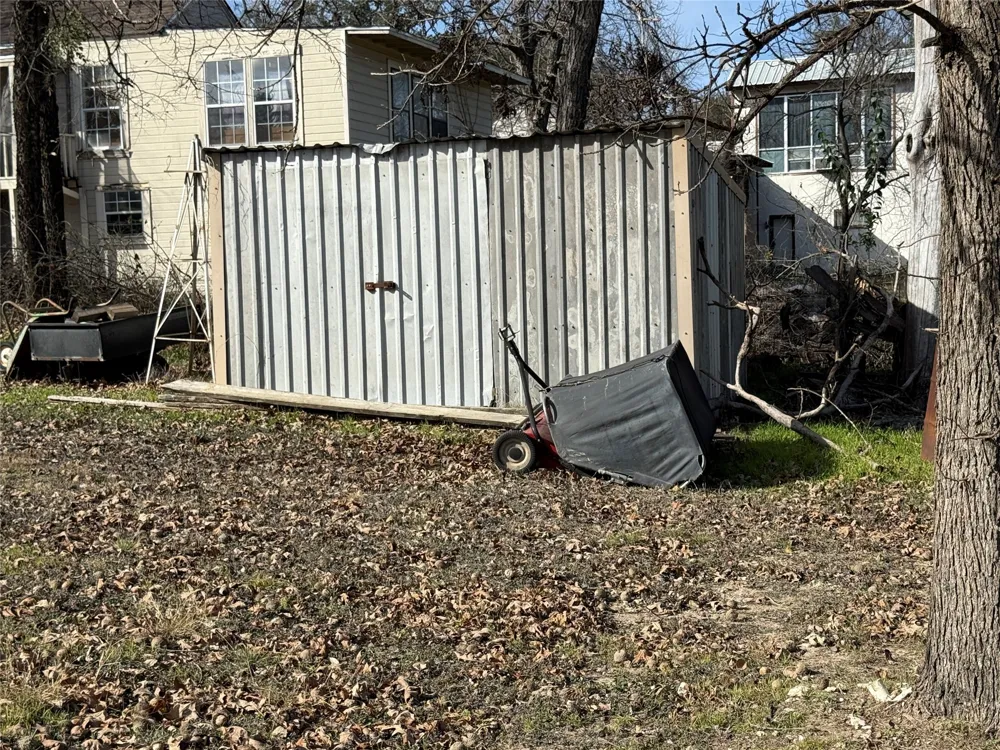 609 E Henry Hamilton, TX 76531