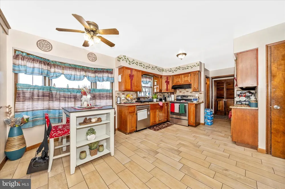25801 LONG CORNER ROAD Gaithersburg, MD 20882