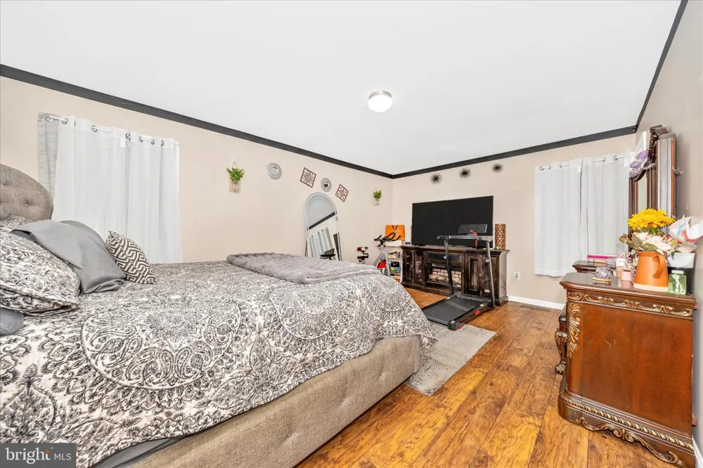 25801 LONG CORNER ROAD Gaithersburg, MD 20882