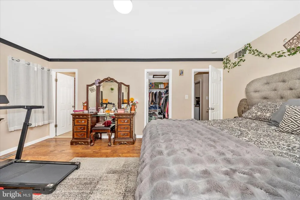 25801 LONG CORNER ROAD Gaithersburg, MD 20882