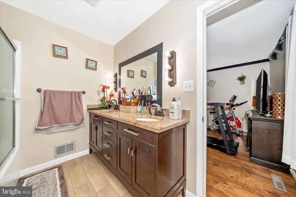 25801 LONG CORNER ROAD Gaithersburg, MD 20882