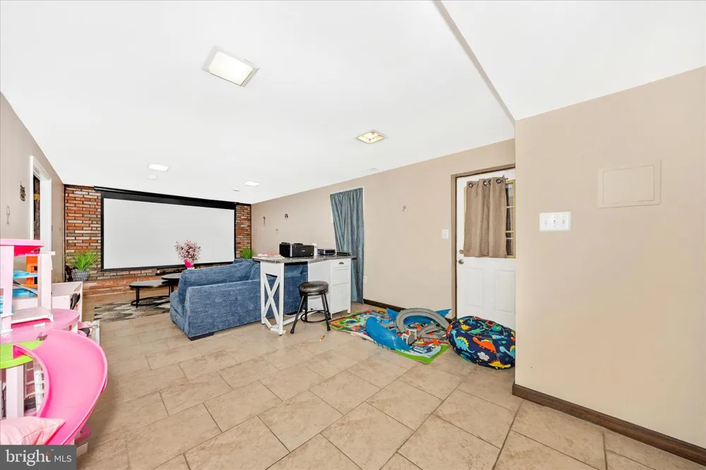 25801 LONG CORNER ROAD Gaithersburg, MD 20882