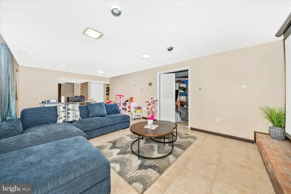 25801 LONG CORNER ROAD Gaithersburg, MD 20882