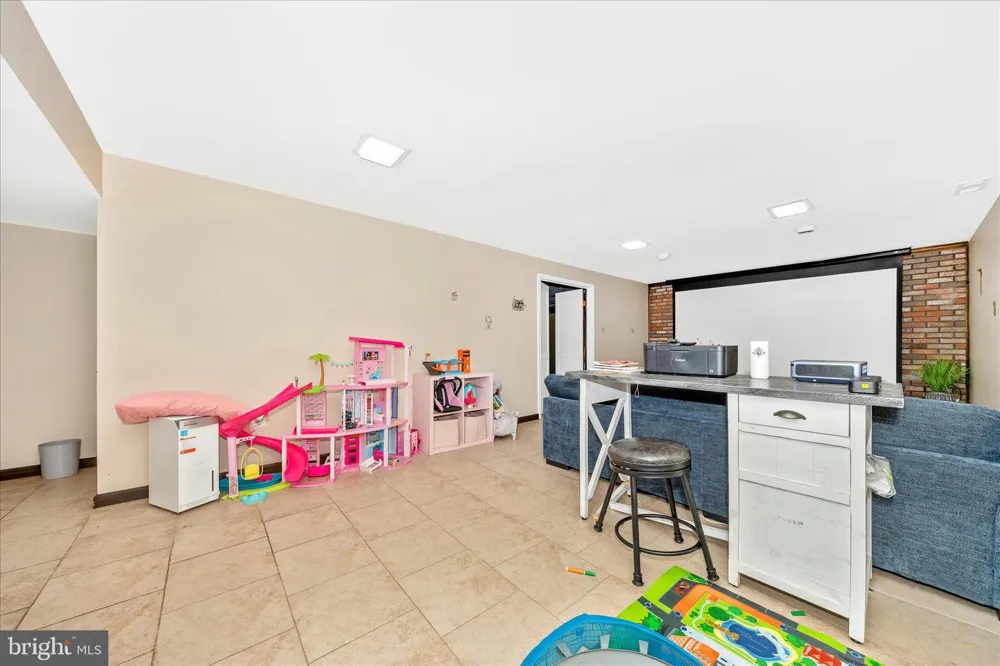 25801 LONG CORNER ROAD Gaithersburg, MD 20882