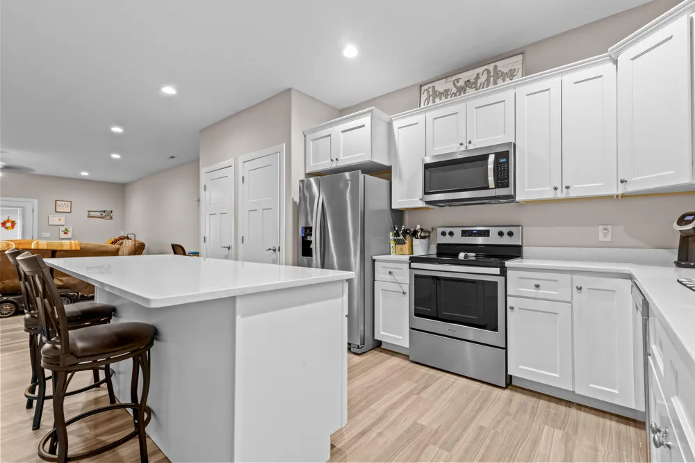 1255 New Lake Road Spring City, TN 37381