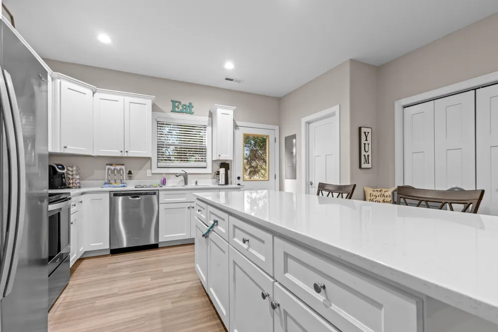 1255 New Lake Road Spring City, TN 37381