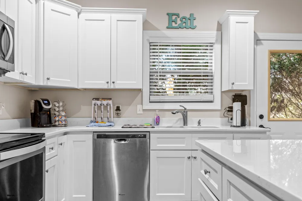 1255 New Lake Road Spring City, TN 37381