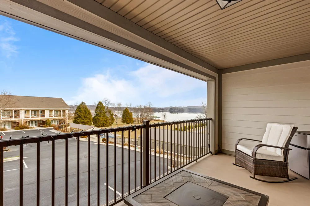 1255 New Lake Road Spring City, TN 37381