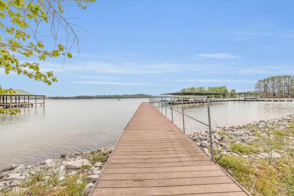 1255 New Lake Road Spring City, TN 37381