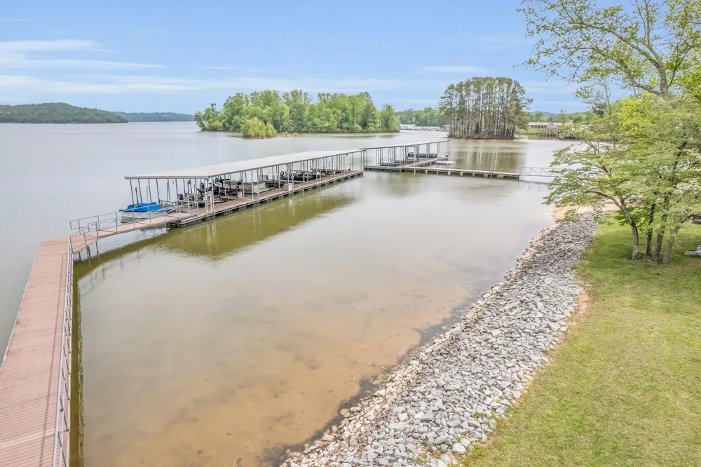 1255 New Lake Road Spring City, TN 37381
