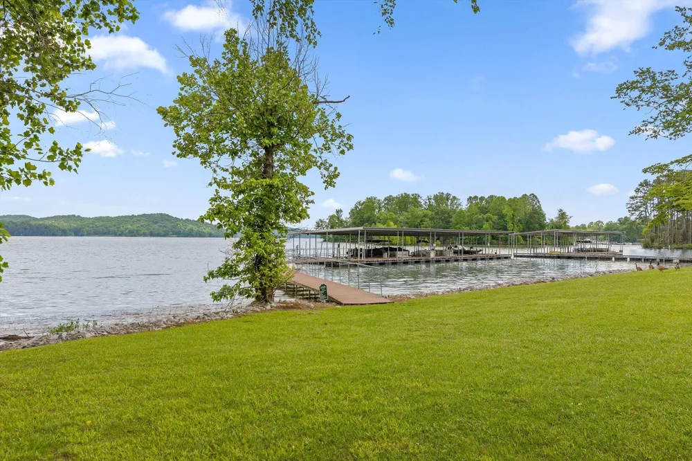 1255 New Lake Road Spring City, TN 37381