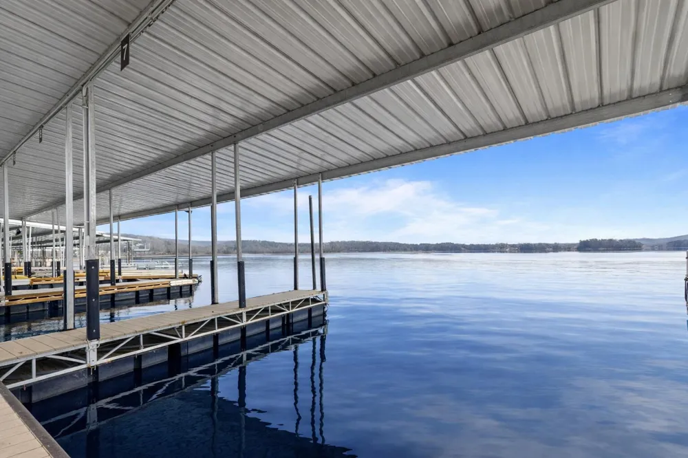 1255 New Lake Road Spring City, TN 37381