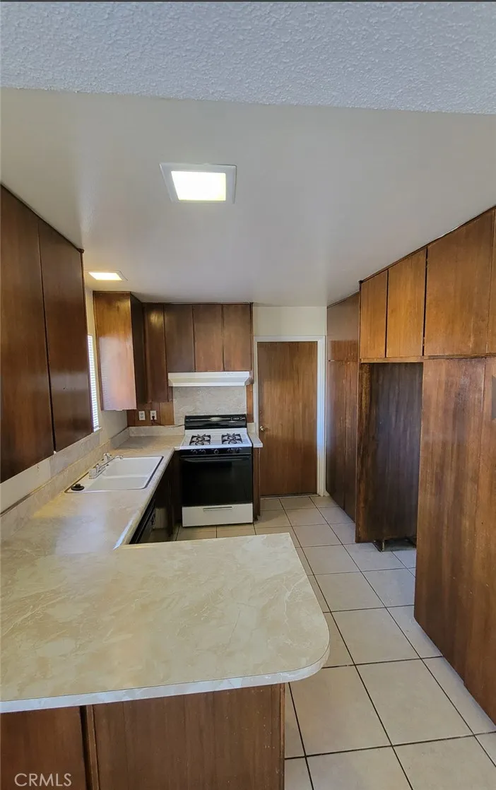 19142 US Highway 18 Apple Valley, CA 92307